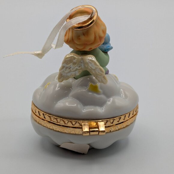 Hallmark Keepsake Little Cloud Keeper 1999, Fine Porcelain Hinged Box Ornament - Picture 4 of 11